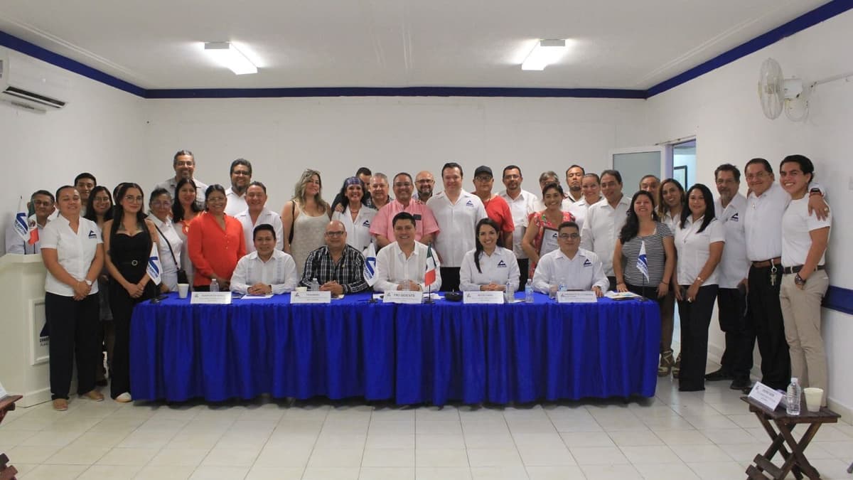 Comerciantes de Playa del Carmen votan por Adán Toledo Lucero para mantenerse al frente de la CANACO