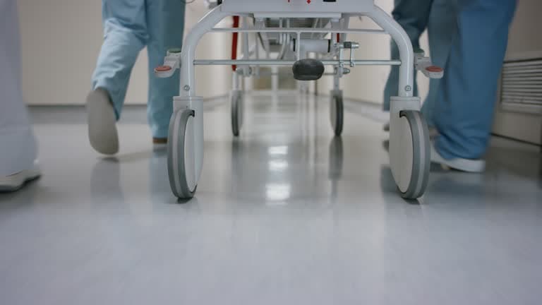 Niegan atención médica a abuela de 83 años en hospital de CDMX por deuda de 150 mil pesos