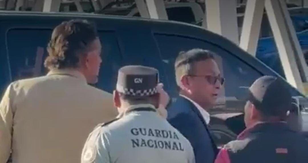 Video: Empresario de Chihuahua intenta golpear al exgobernador Javier Corral