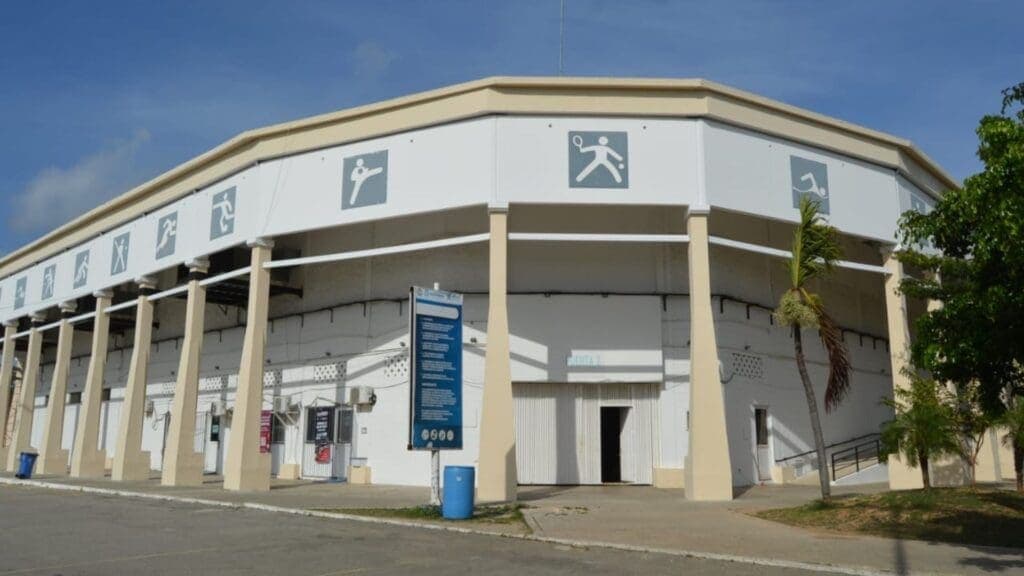 Estefanía Mercado transforma la imagen de parques e instalaciones deportivas con el color "Arena Playa"