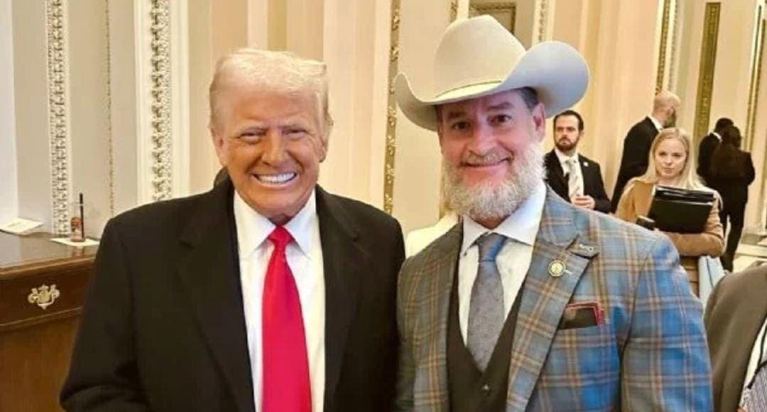 Propone congresista que se permita a Donald Trump usar al Ejército contra los cárteles de México