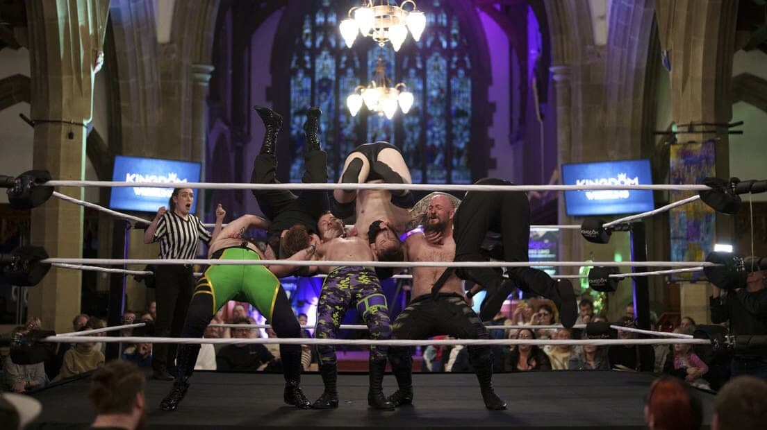 Video: Iglesia organiza combates de lucha libre para atraer feligreses en Inglaterra