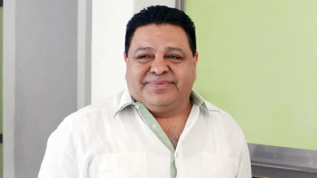 Orlando Muñoz urge a revisar vialidades y puentes abandonados por la SCT en Playa del Carmen