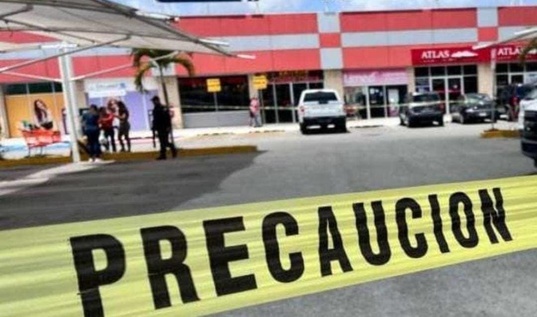 Sujetos disparan durante asalto a barbería de Cancún; se llevaron cerca de 30 mil pesos