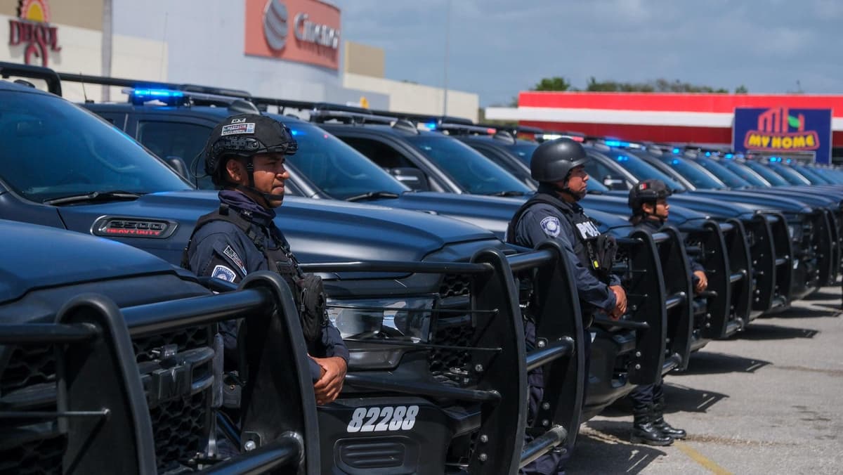 Proponen reglamento para mejorar condiciones laborales de policías en Playa del Carmen