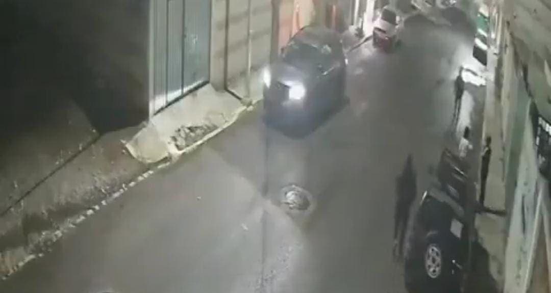 Video: Captan el momento en que una mujer es secuestrada en Puebla