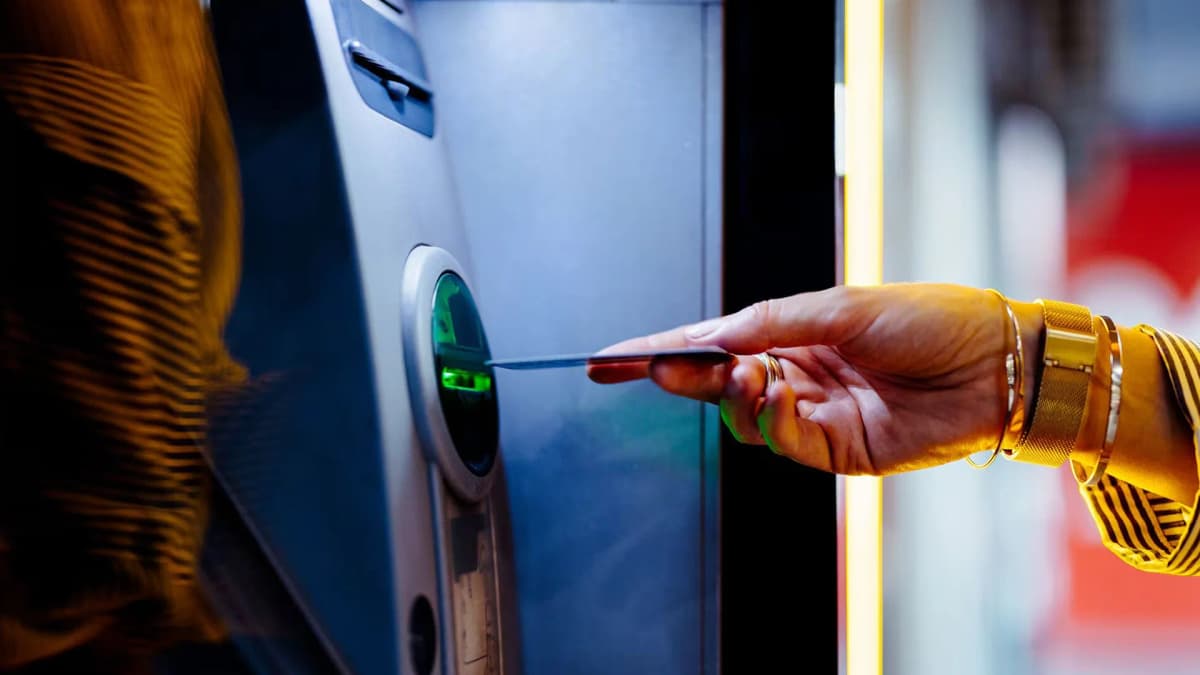 Video: Capturan a banda que robó a mujer en cajero automático en Colombia