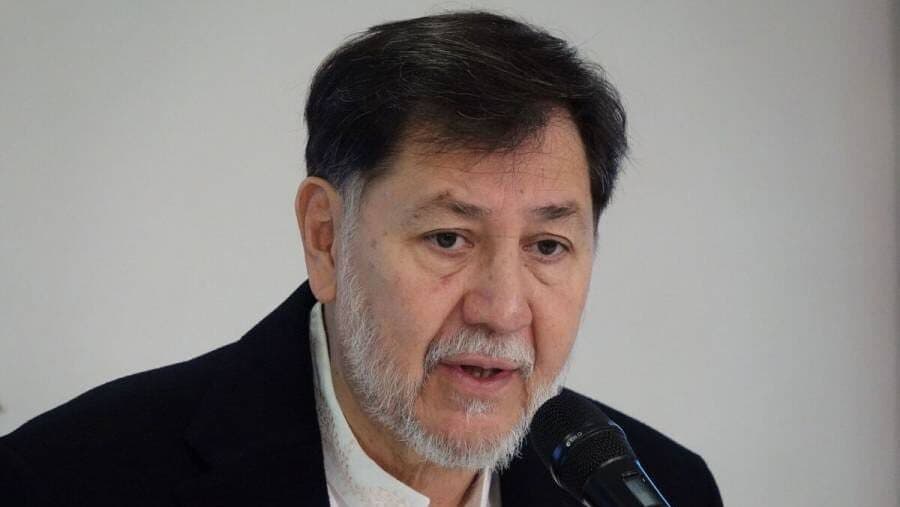 Niega Fernández Noroña que prohibición de Morena de viajar en primera clase sea por él