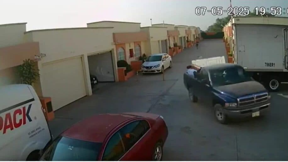 Video: Pareja se roba hasta el colchón de una habitación de motel en San Luis Potosí