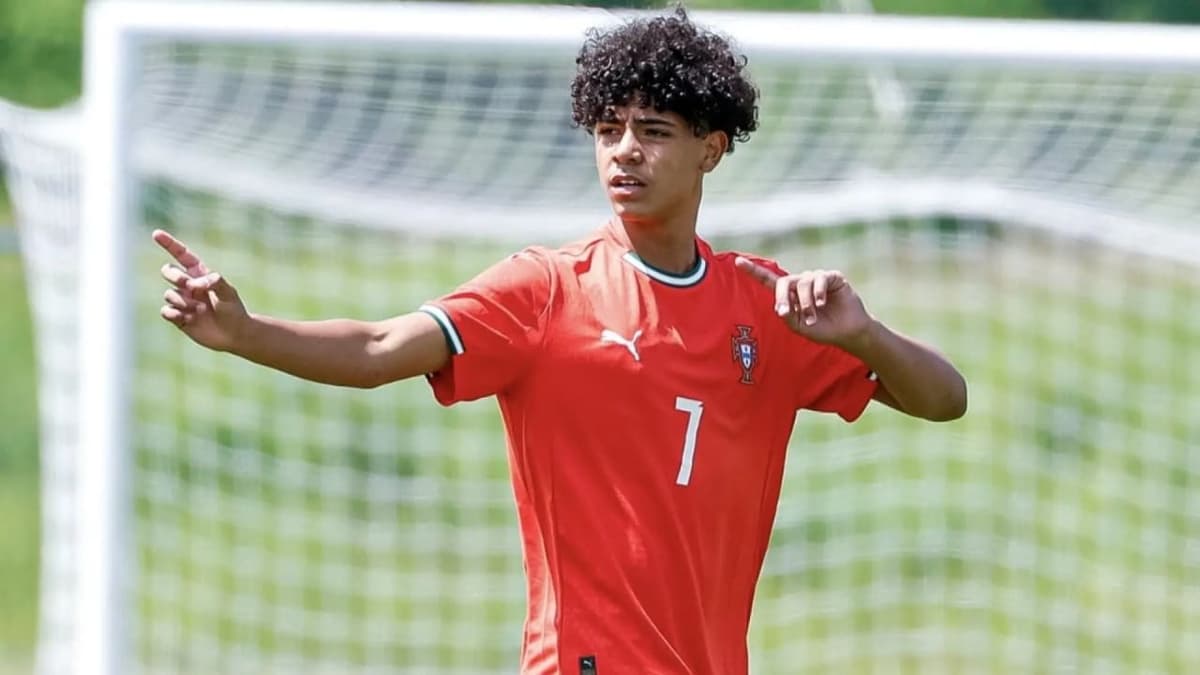 Cristiano Ronaldo felicita a su hijo tras debutar en la selección Sub-15 de Portugal