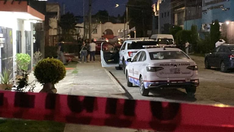 Hallan muerta a mujer en clínica de cosmetología en Puebla; presentaba signos de asfixia