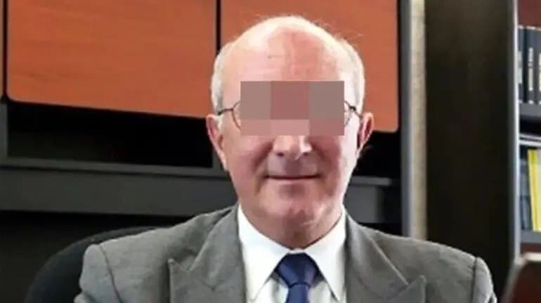 Detienen a sacerdote en el AICM por presunto abuso sexual contra un menor