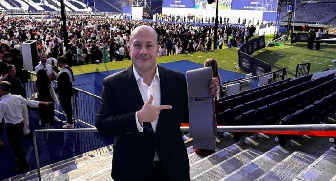 Exgobernador de Jalisco Enrique Alfaro revela que se graduó de escuela del Real Madrid