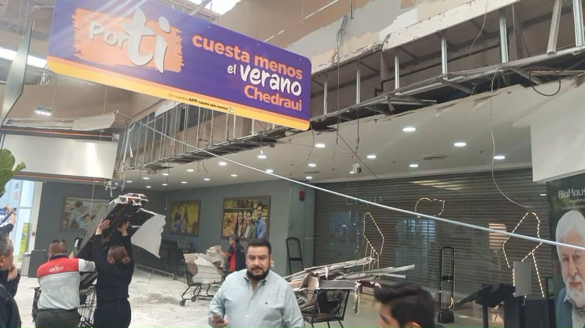 Video: Se desploma el techo en un supermercado Chedraui y deja dos heridos en CDMX