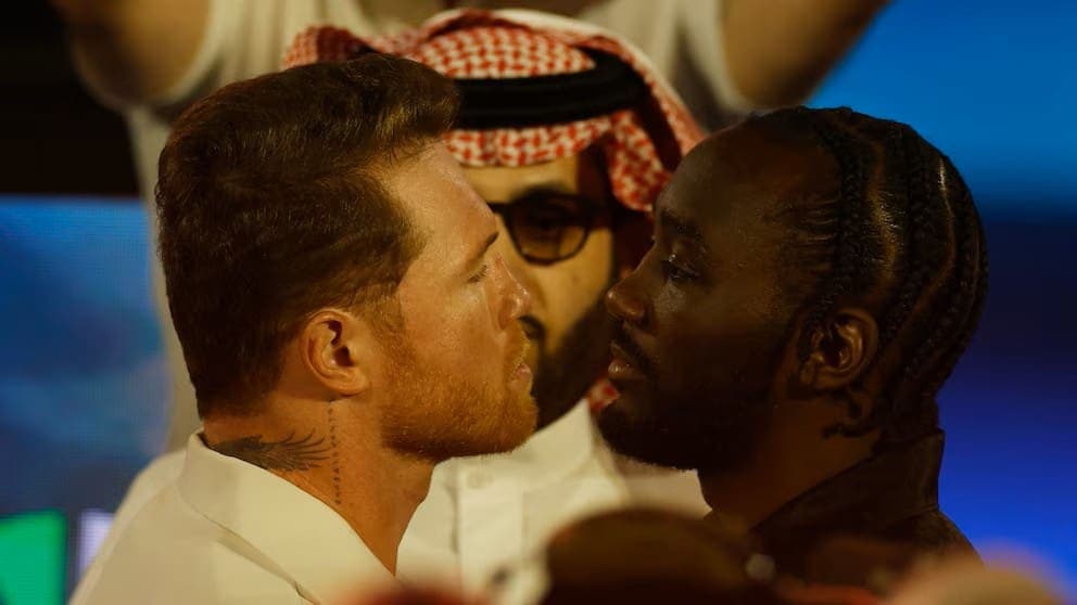 Video: Canelo Álvarez y Terence Crawford casi llegan a los golpes en tenso cara a cara en Nueva York