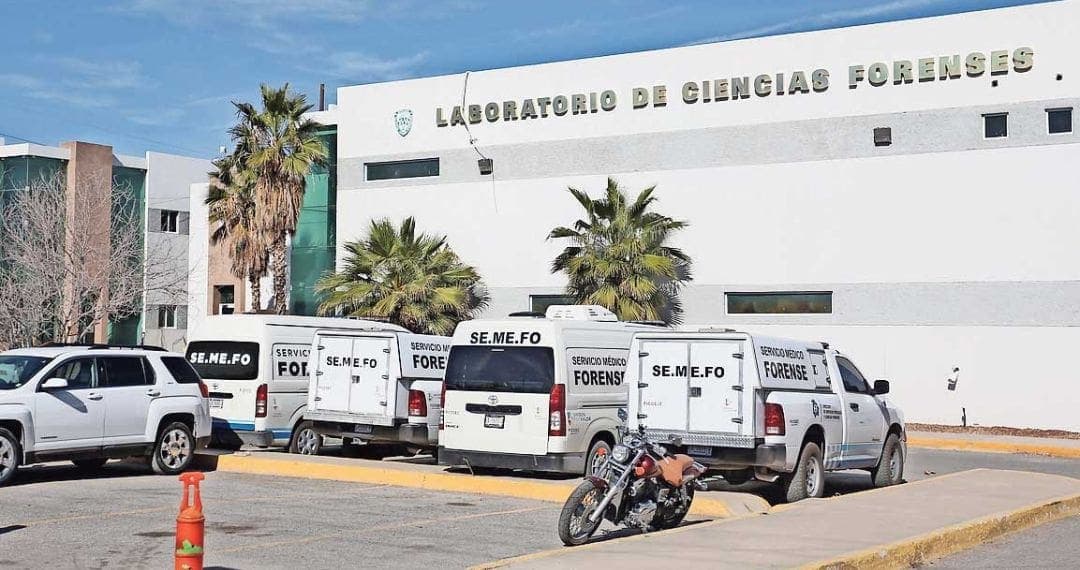 Hallan muerto a hombre de etnia rarámuri en avanzado estado de descomposición en una carretera en Chihuahua