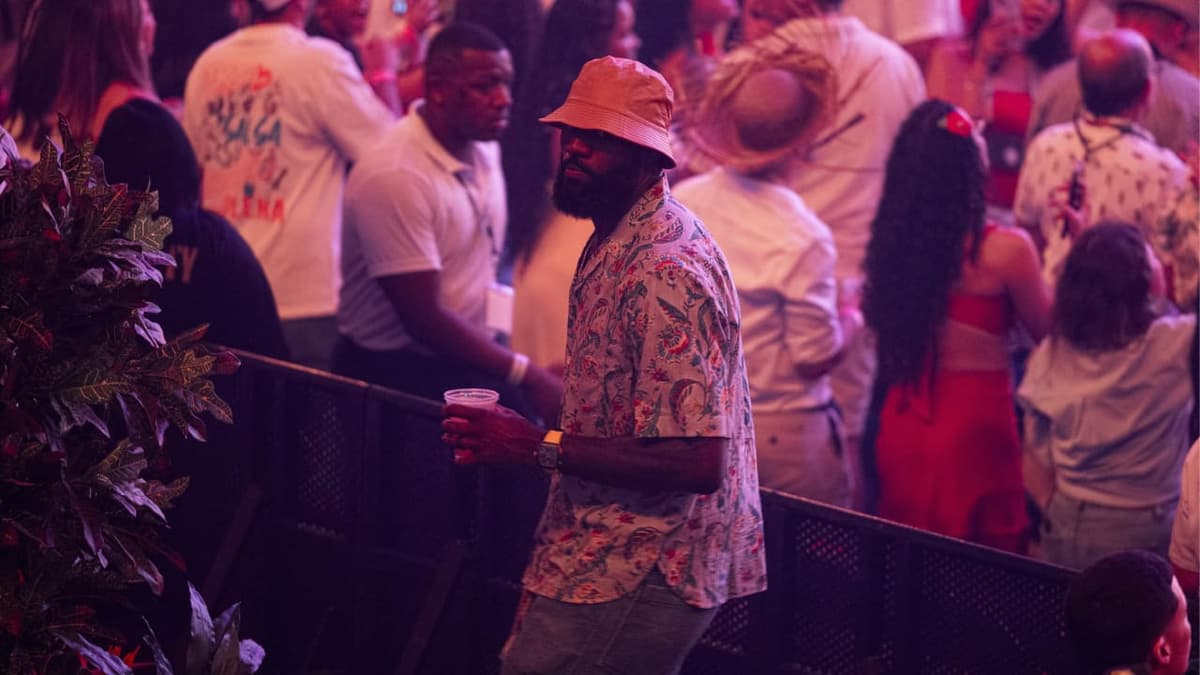 Video: LeBron James es visto bailando en un concierto de Bad Bunny en Puerto Rico
