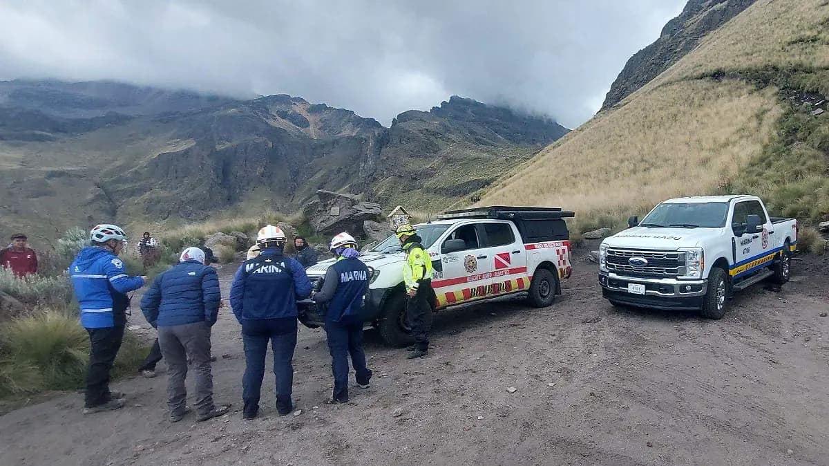 Video: Localizan con vida a senderistas extraviados en el volcán Iztaccíhuatl, en Edomex