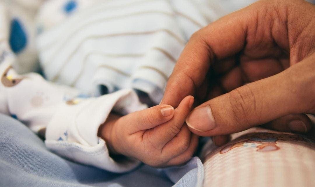 Atienden autoridades a bebé de año y medio con severa desnutrición e infecciones en Cancún