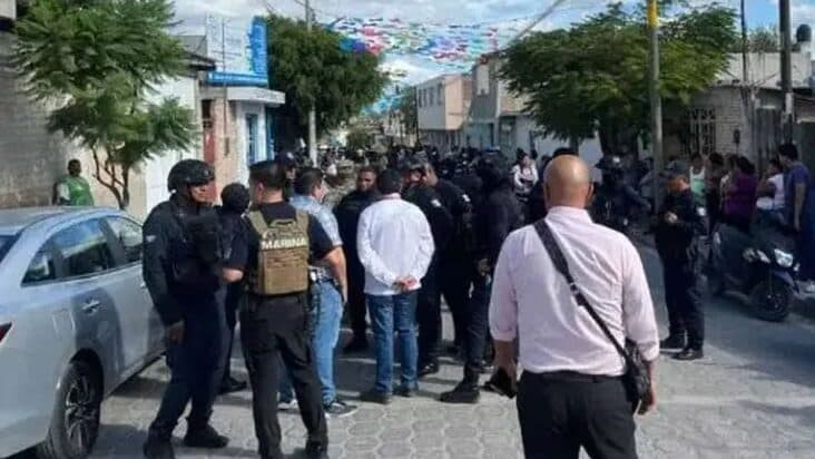 Intentan linchar a ladrón por robar los fondos de la fiesta patronal en Santa María Coapan, Puebla