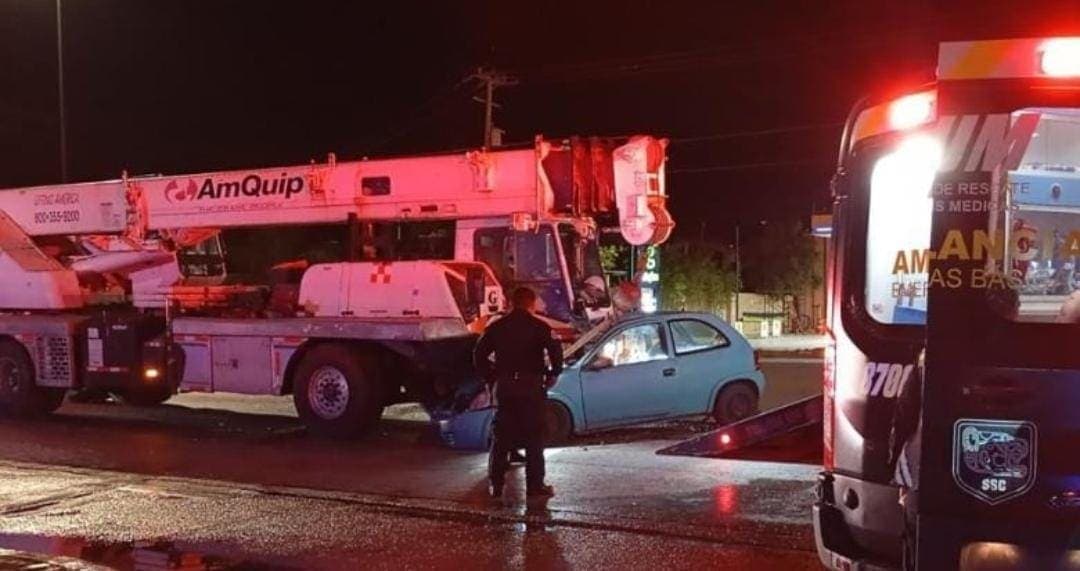 Fallece automovilista tras chocar contra una grúa en Playa del Carmen