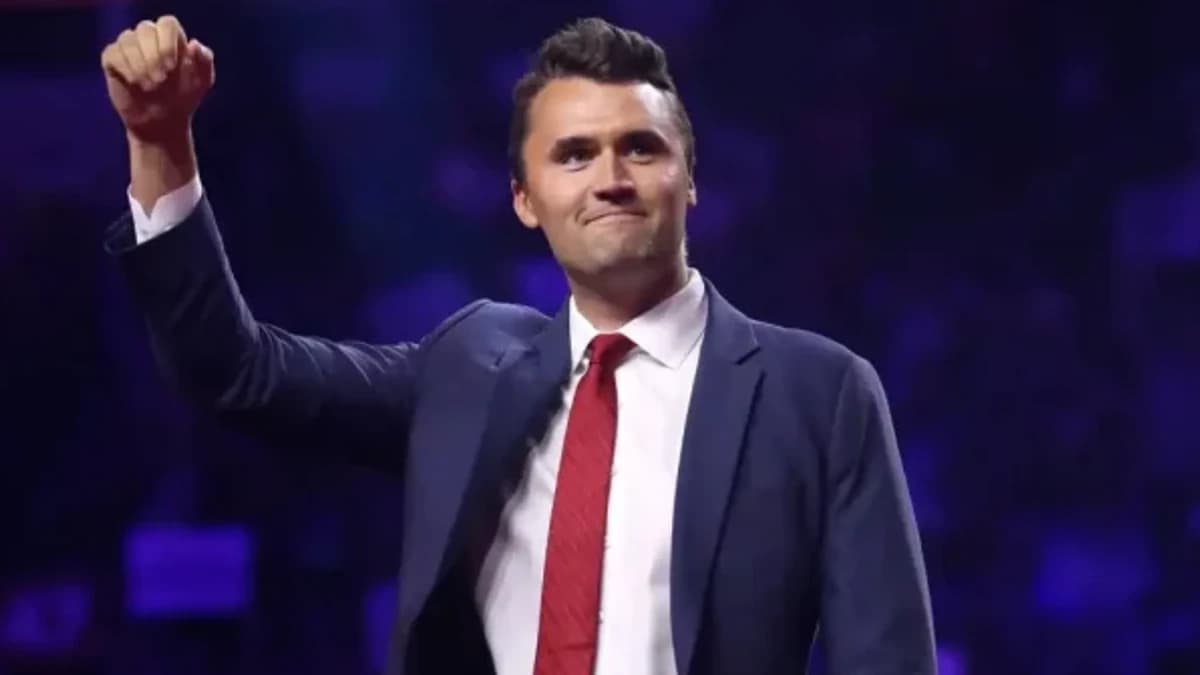 Video: Muere Charlie Kirk, simpatizante de Donald Trump; fue baleado en una universidad en Estados Unidos