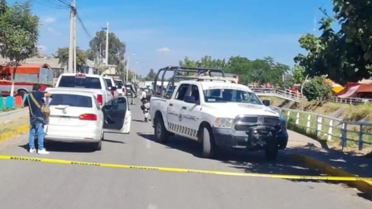 Hallan sin vida a madre e hijo dentro de un vehículo en Tlajomulco, Jalisco