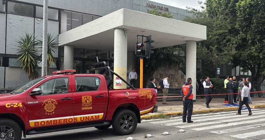 Activan protocolo de seguridad por amenaza de bomba en Facultad de Economía de la UNAM