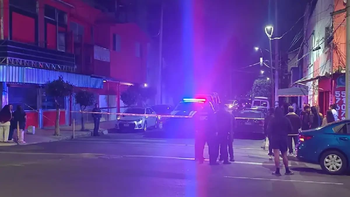 Asesinan a hombre tras pedir que movieran un auto estacionado en Venustiano Carranza, Cdmx