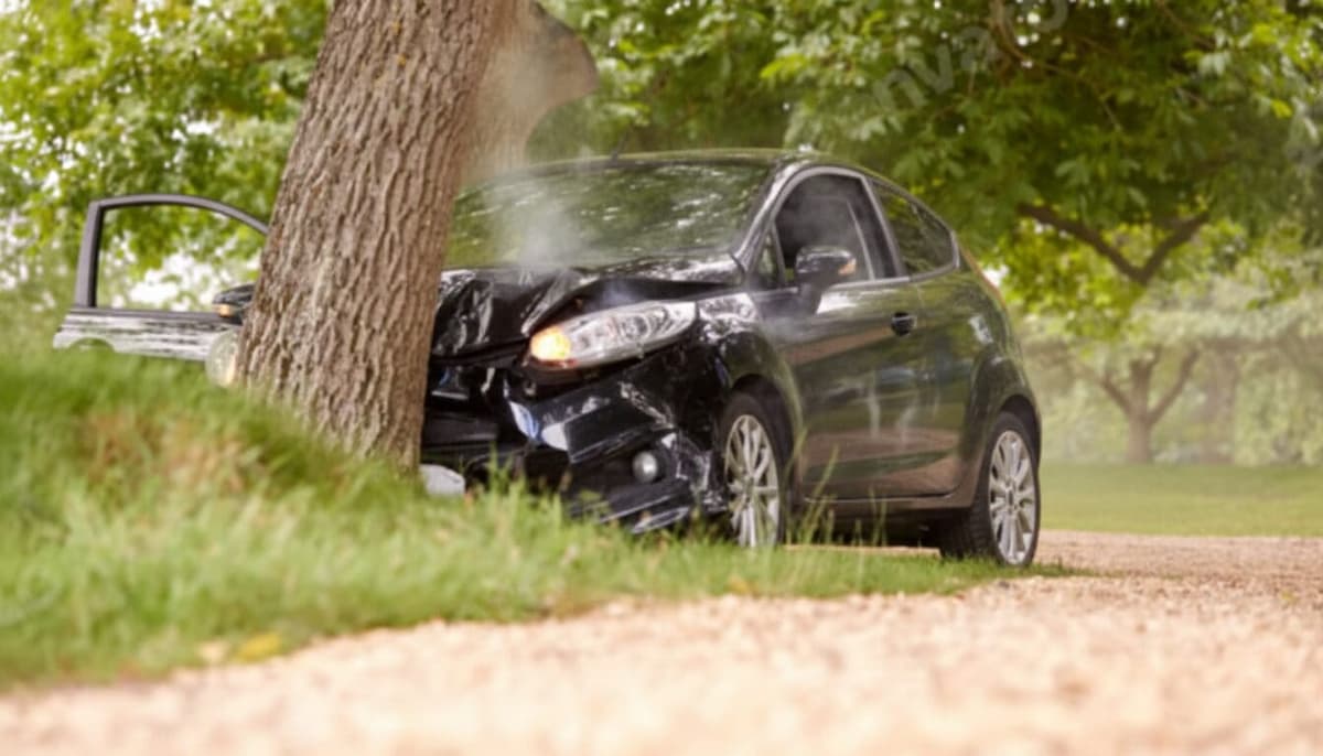 Niña de 13 años maneja ebria y choca un auto robado en Arizona, Estados Unidos
