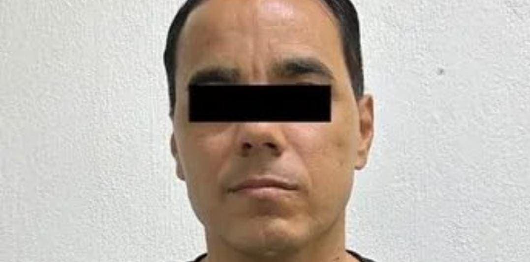 Detienen al exfutbolista Omar Bravo; está acusado de abusar de una menor de edad