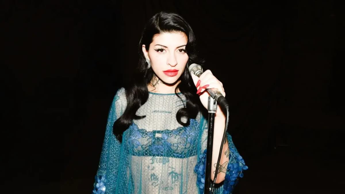 Cazzu convierte su concierto en Puebla en un acto de solidaridad con las víctimas de inundaciones