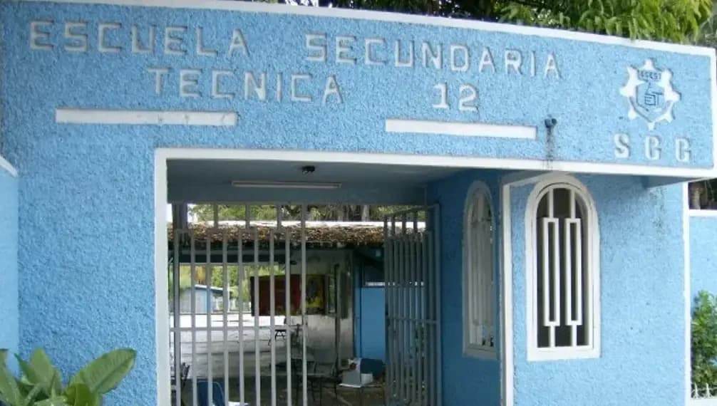 Video: Niño de 13 años incita a compañeros a matar a sus maestras en Lázaro Cárdenas, Michoacán