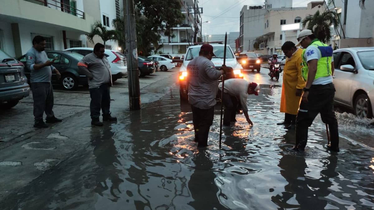 Respuesta inmediata ante lluvias; Protección Civil y Servicios Públicos de Playa del Carmen activan el Operativo Tormenta
