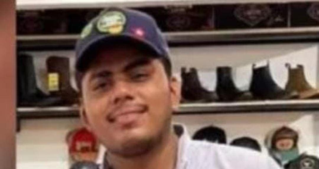 Detienen a cuatro policías de Tabasco por matar a un universitario que no se detuvo en retén