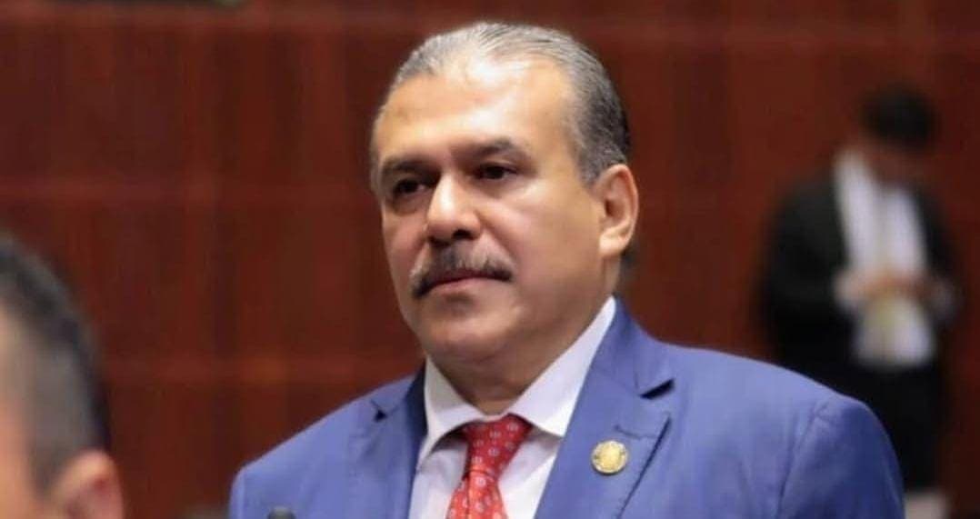 Video: Diputado ebrio del PT causó destrozos por más de 300 mil pesos en una plaza en Metepec, Edomex