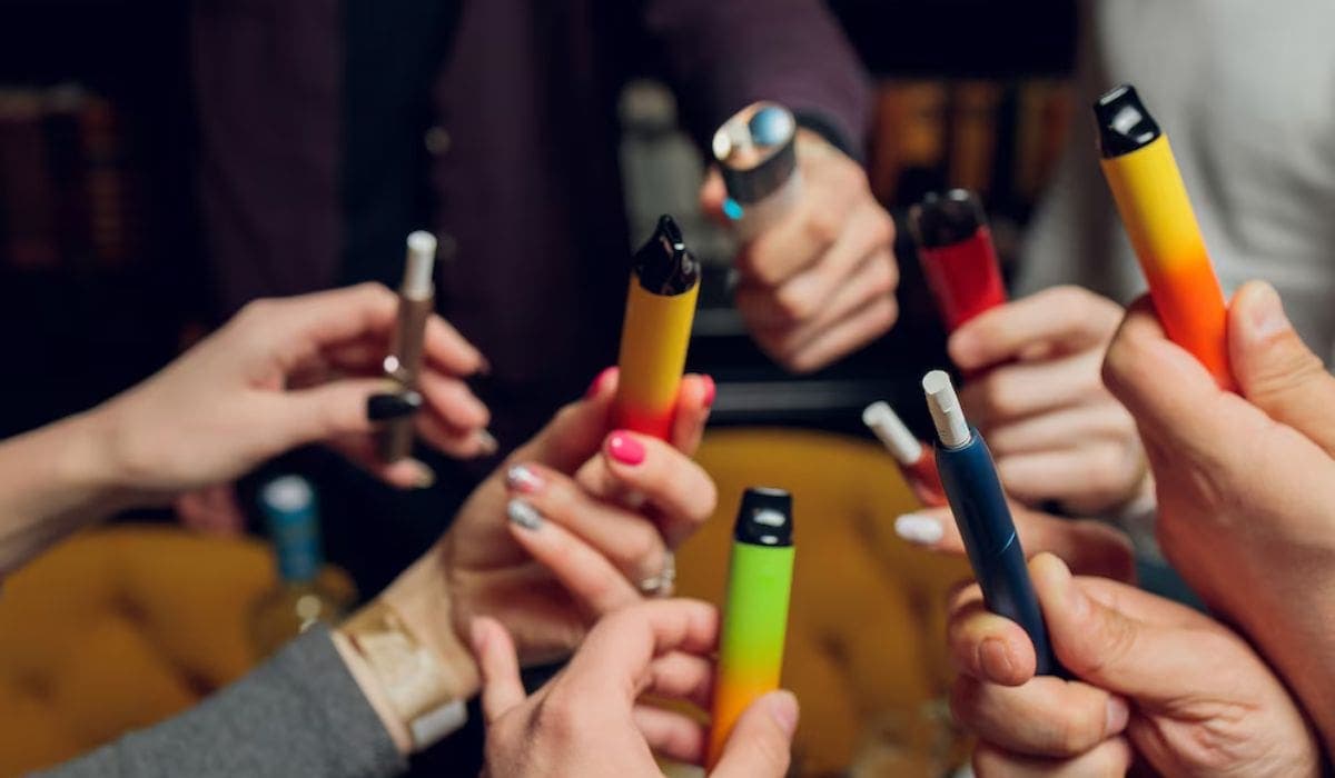 Hombre de 33 años sufre infarto tras usar vapeador en Londres