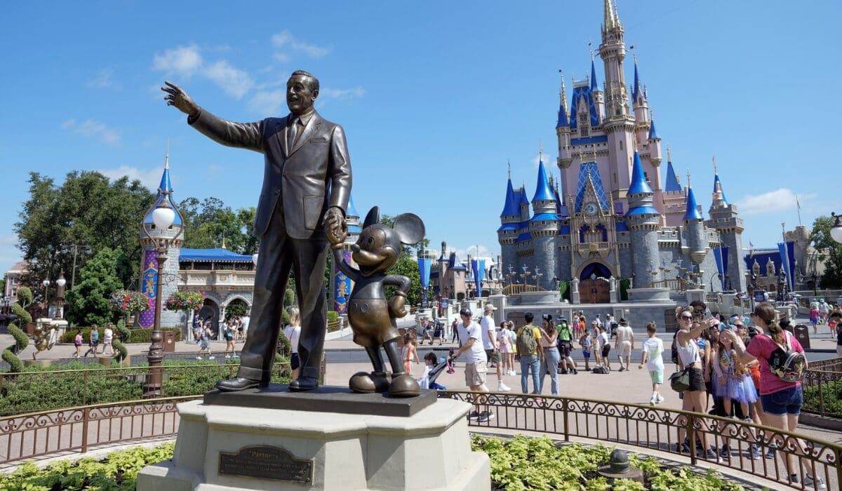 Disney y OpenAI sellan histórica alianza para crear contenido con inteligencia artificial