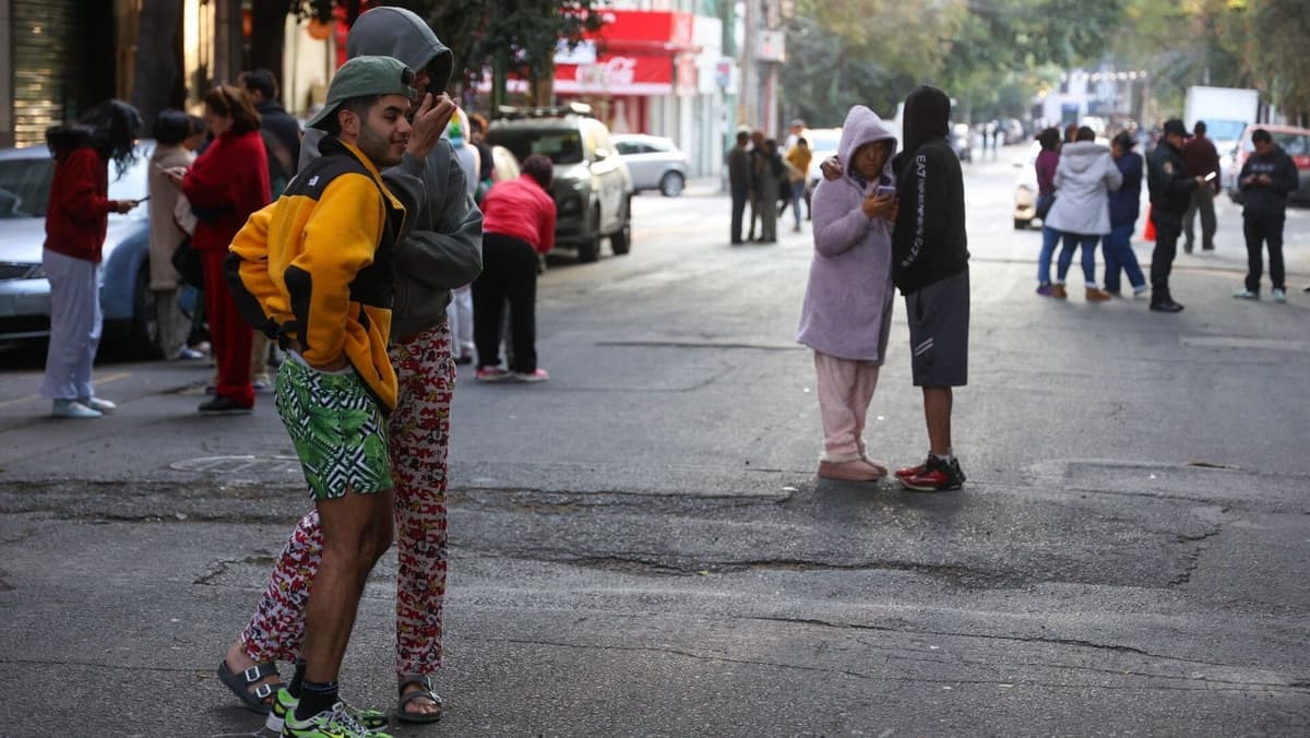 Fuerte sismo de 6.5 sacude centro y sur de México; Claudia Sheinbaum suspende mañanera