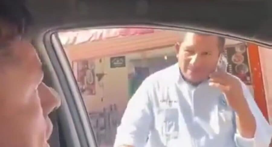 Video: Taxista agrede a conductor en plena Quinta Avenida de Playa del Carmen