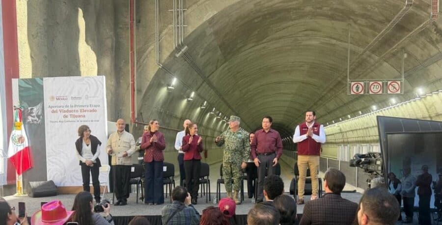 Claudia Sheinbaum inaugura viaducto elevado en Tijuana, Baja California; vecinos denuncian daño a sus casas