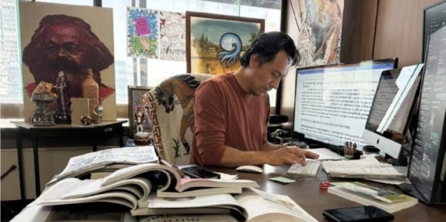 Marx Arriaga deja la SEP tras cuatro días atrincherado; firmó 105 plazas para contratados por honorarios