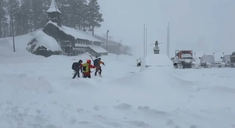 Video: Desaparecen 10 esquiadores tras avalancha en una montaña de California, Estados Unidos
