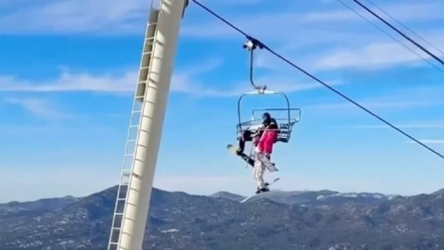 Video: Esquiadora queda colgando a 400 metros en un teleférico en California, Estados Unidos