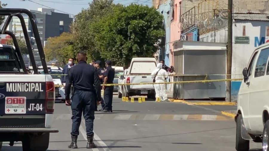 Video: Padre e hijo son asesinados a tiros en Naucalpan, Edomex