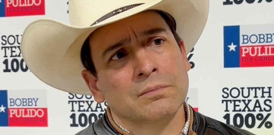 Cantante y politólogo Bobby Pulido gana elecciones primarias en Texas; va contra candidata de Donald Trump