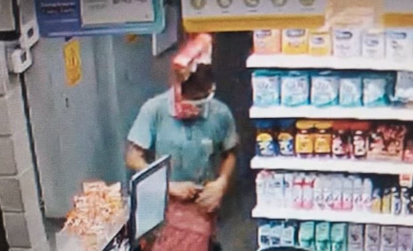 Capturan a sujeto que usaba una caja de cereal como máscara para robar tiendas en Nuevo León