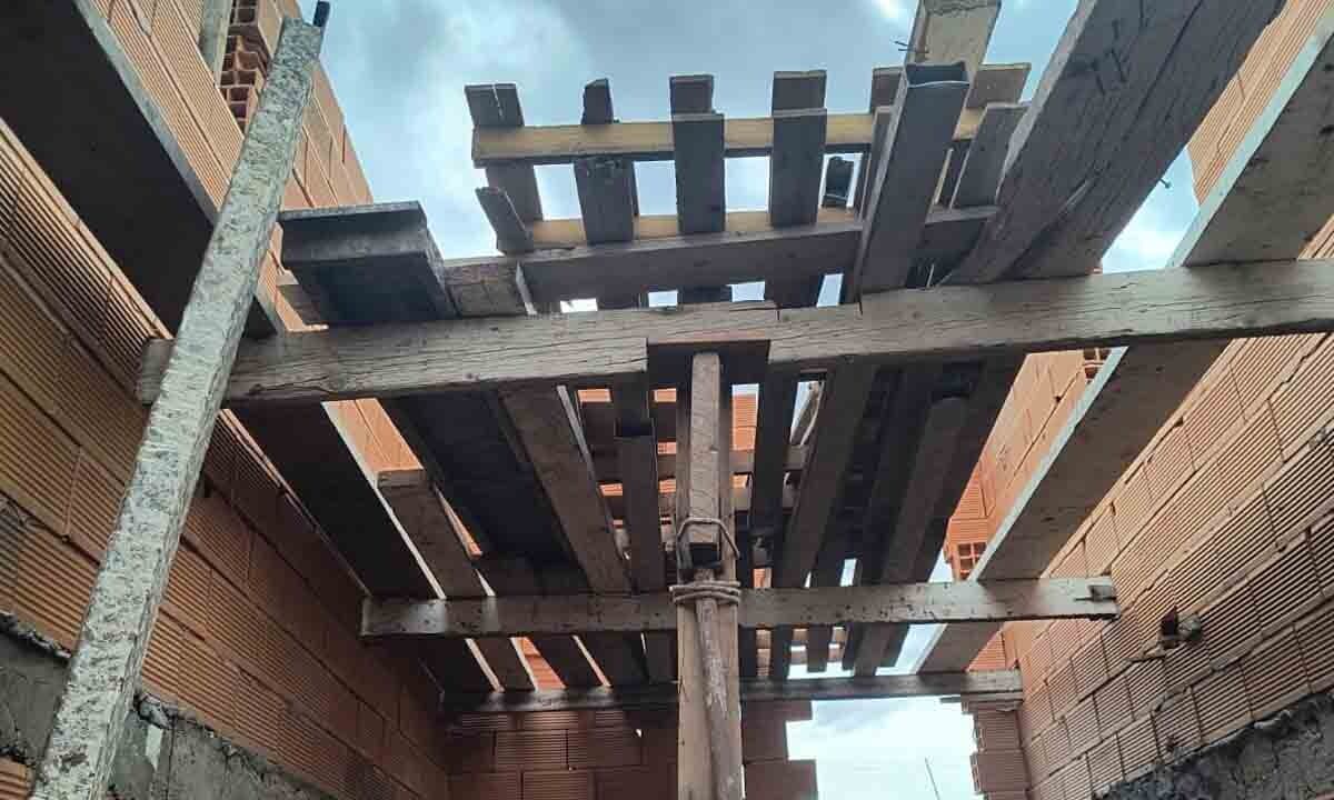 Niño de ocho años muere tras caer de un andamio mientras jugaba en Irapuato, Guanajuato